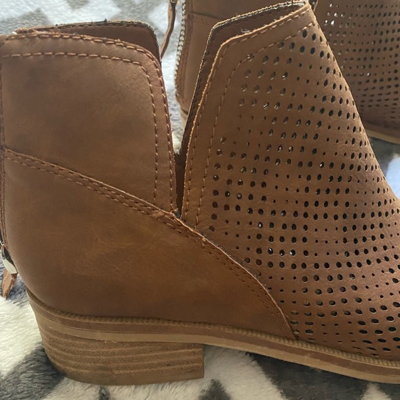 Tan breathable, low heel booties - Picture 6 of 9